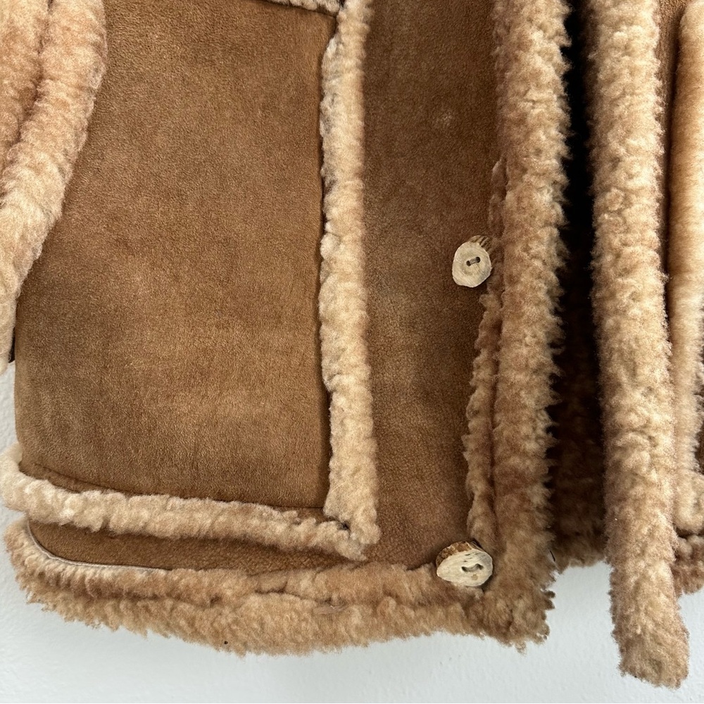 Sheepskin Trader leather shearling outdoorsman vest - Picture 4 of 11